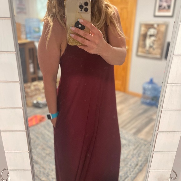 Cranberry maxi dress with adjustable straps. - Picture 4 of 4